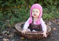 image مدل های زیبای کلاه بافتنی رنگی برای نوزاد