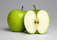 image فال جالب سنجش علاقه دیگران به فرد با دانه های میوه سیب