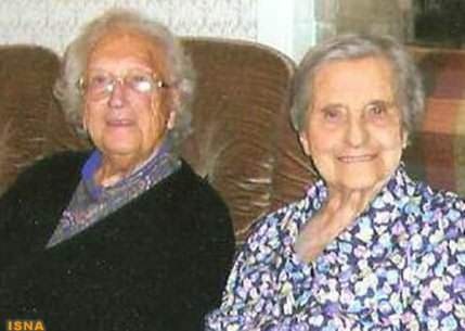 image عکس جالب پیرترین خواهرهای دوقلو در جهان با ۱۰۳ سال سن