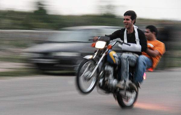 image گزارش تصویری از موتور سواری های خطرناک جوانان در بهشهر