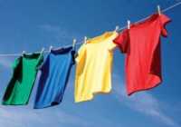 image خشک کردن لباس های خیس در خانه اشتباه است