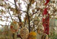 image ساخت درخت تزیینی با تخم مرغ های رنگی هفت سین