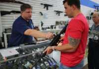 image یک اسلحه فروشی در فلوریدا آمریکا