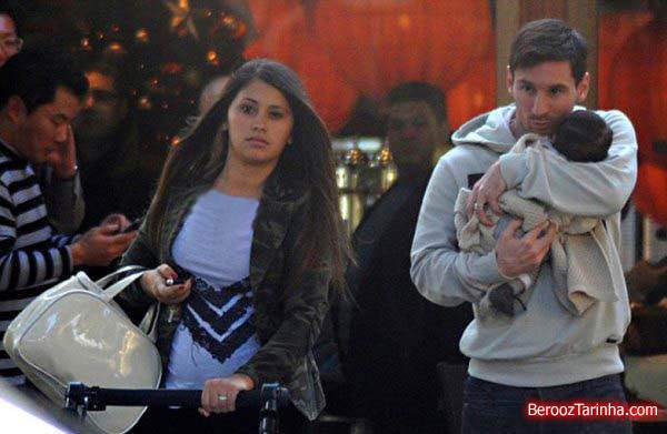 image تصاویر زیبای مسی فوتبالیست معروف همراه همسر و فرزندش
