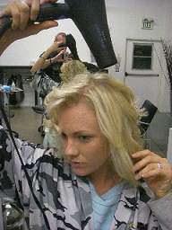 image آموزش عکس به عکس حالت دادن به موهای زنانه شیک و حرفه ای