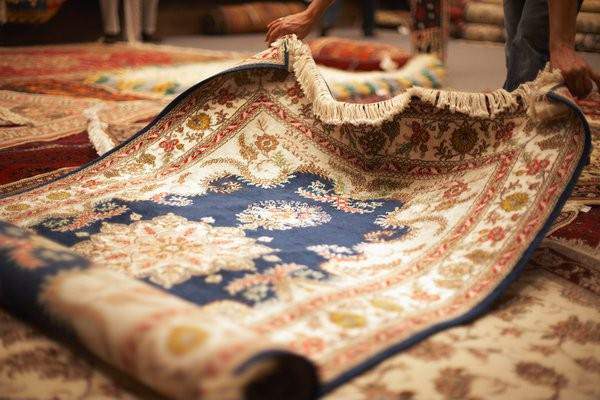 image راهنمای خرید قالیچه مناسب و شیک برای اتاق نشیمن