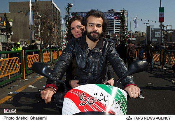image عکس های زیبا و دیدنی از حماسه حضور مردم در راهپیمایی ۲۲ بهمن