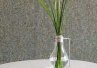 image تصویری ساختن گلدانی زیبا با لامپ شکسته