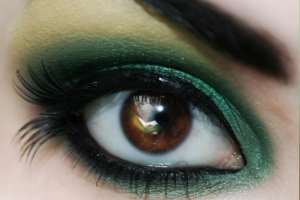 image مدل های تصویری آرایش چشم با رنگ سبز