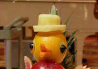 image ساخت جوجه اردک با میوه برای کودکان