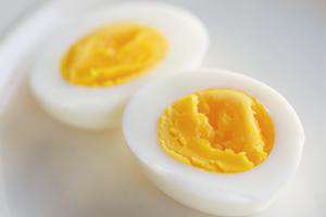 image چرا نباید زرده تخم مرغ را خورد