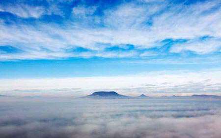 image قله ی باداکسونی میان ابرهای بلغارستان