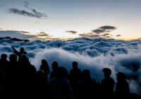 image طلوع آفتاب و دریایی از مه ارتفاعات سوئیس