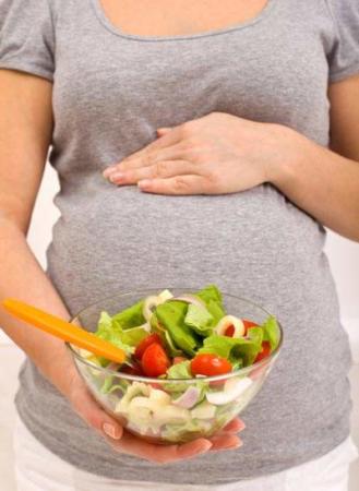 image راهنمایی مفید برای خانم های باردار هنگام تغذیه