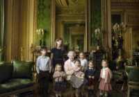 image عکس یادگاری ملکه انگلیس تولد نود سالگی کاخ باکینگهام