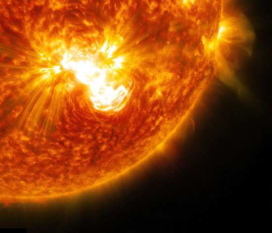 image عکسی دیدنی از سطح خورشید منتشر شده توسط ناسا