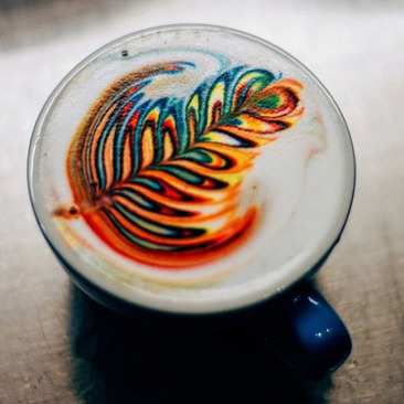 image ایده های نقاشی زیبا و رنگی روی قهوه