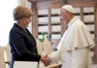 image عکس زیبای پاپ فرانسیس در دیدار با صدر اعظم آلمان