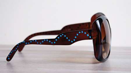 image ایده های جالب تصویری برای تزیین عینک آفتابی دخترانه