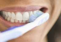 image شستن دهان و دندان با آب نمک چه تاثیری دارد