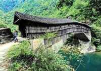 image عکس زیبا از معماری قدیمی ترین پل چوبی دنیا در چین