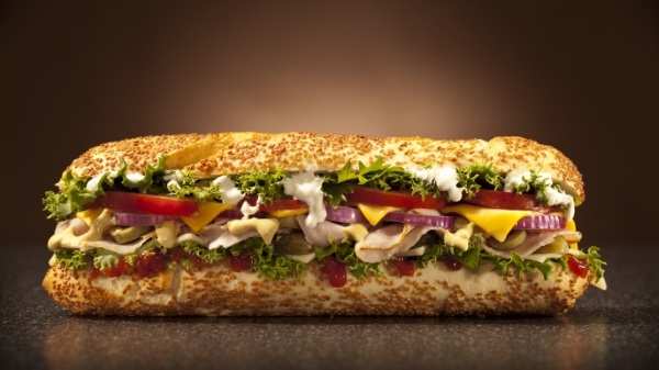 image چطور ساندویچ بخوریم تا هم خوشمزه باشد هم سلامت