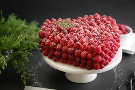 image ایده های زیبا و دیدنی تزیین کیک با میوه های مختلف