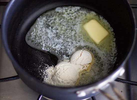 image آموزش تصویری پخت پیتزای سیب زمینی با پنیر مخصوص
