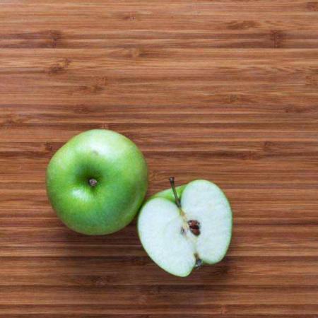 image ریشه و هسته کدام میوه ها برای خوردن خطرناک است