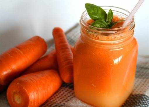 image فایده و ضرر نوشیدن آب هویج برای سلامتی