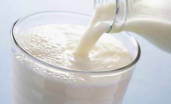 image چطور با خوردن شیر و مشکل لاکتوز آن کنار بیایید