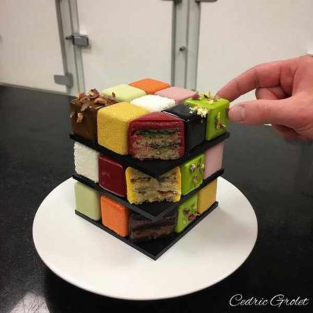 image عکس های دیدنی از کیک خوشمزه به شکل مکعب هوش روبیک