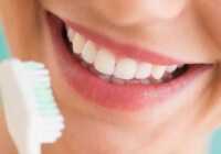 image چطور دندان های سفید و درخشان داشته باشید با مواد طبیعی