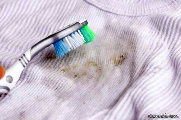 image بهترین راه پاک کردن لکه روغن از روی لباس چیست
