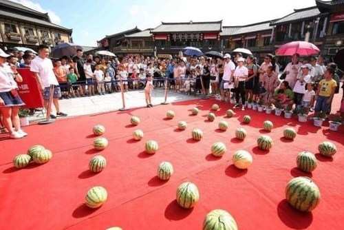 image تصاویر زیبا از جشنواره هندوانه در شهر دانجای چین