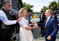 image تصویری از ولادیمیر پوتین در مراسم عروسی وزیر خارجه اتریش