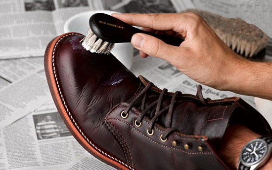 image بهترین راه برای تمیز و نو نگهداشتن کفش های چرمی