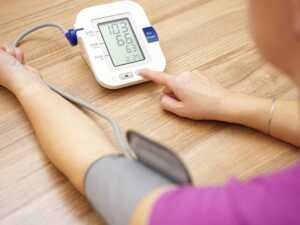 image بهترین راه اندازه گیری فشار خون در خانه چیست