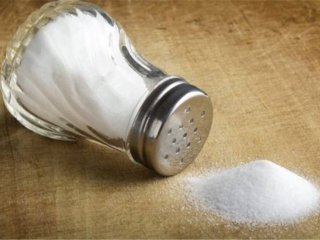 image مصرف زیاد نمک تا چه اندازه برای سلامتی خطرناک است