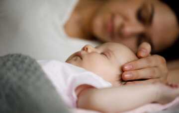 image چطور نوزاد بدخواب را به راحتی بخوابانید