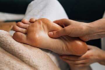 image درمان فشارخون بالا با ماساژ کف پا